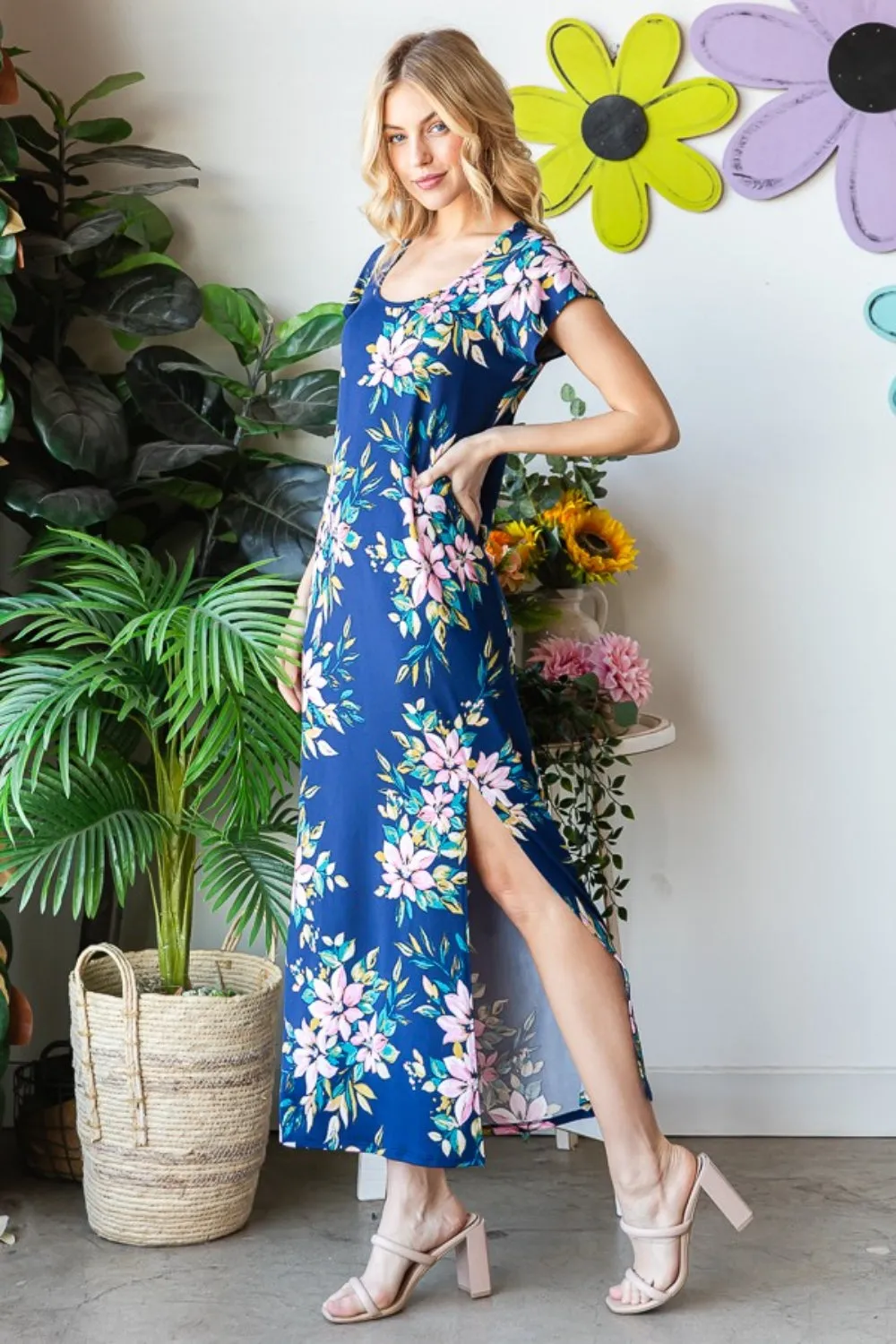 Beach Wedding Guest Elegance: Royal Full-Size Floral Dress with Short Sleeves and Graceful Slit