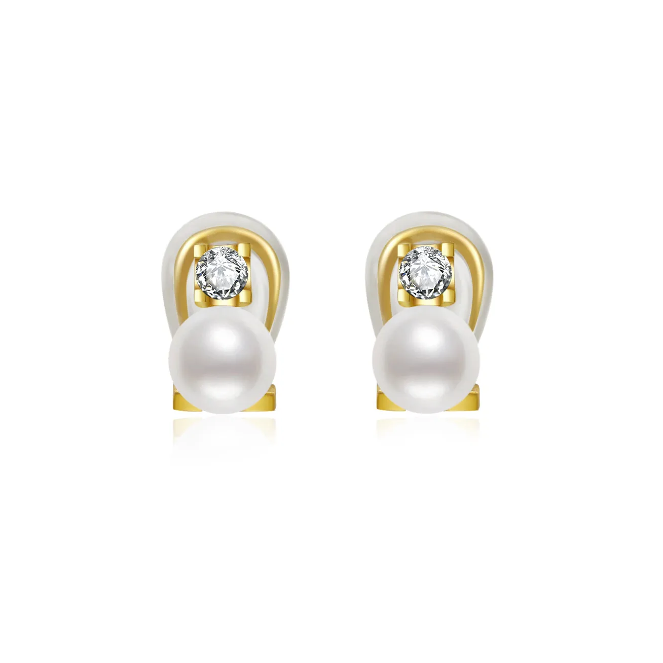 Clip-On Freshwater Pearl Earrings WE00607