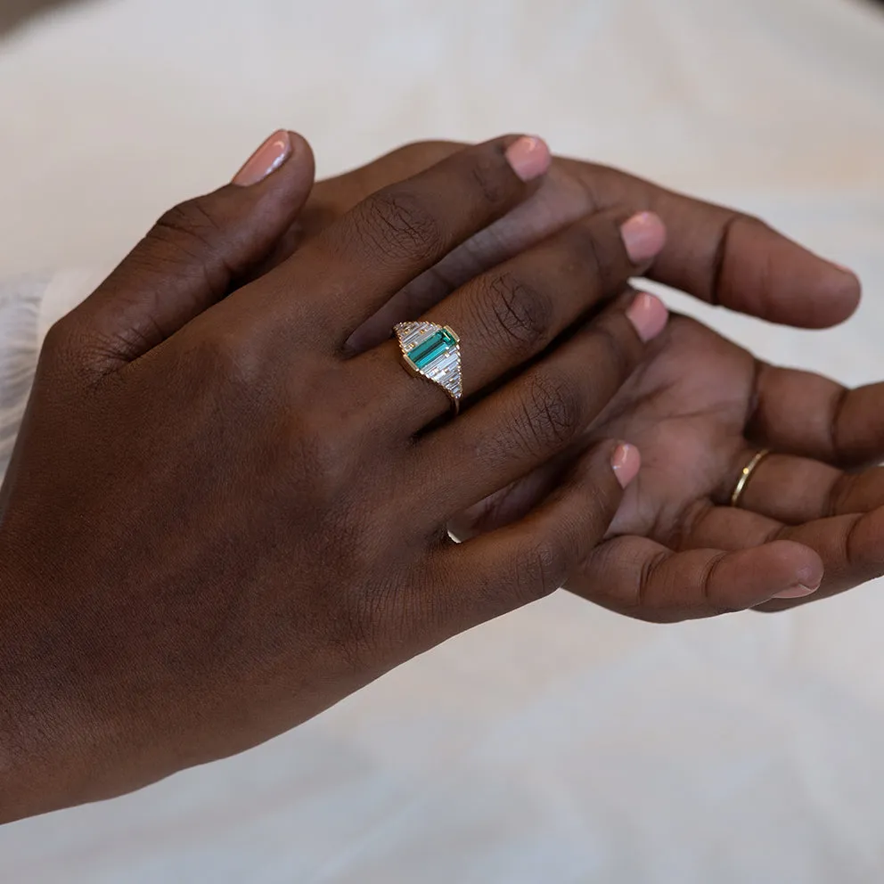 Emerald Ring with needle baguette Diamonds