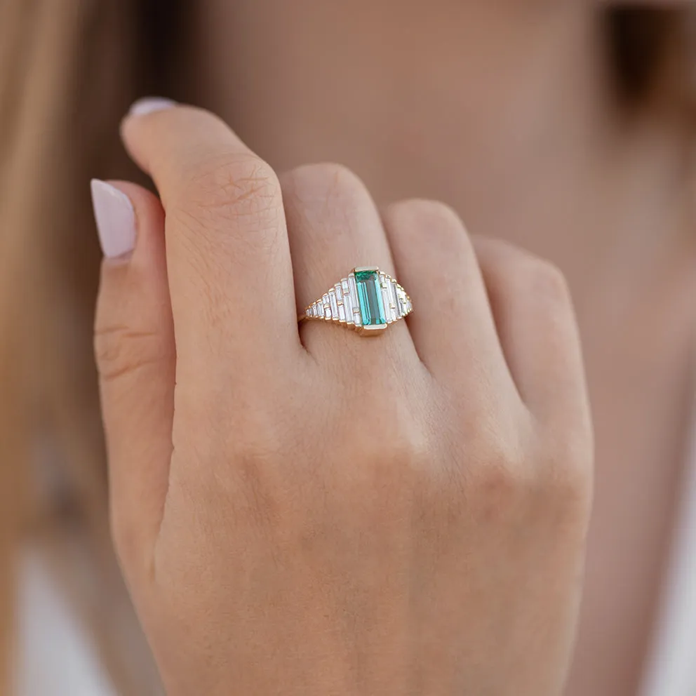 Emerald Ring with needle baguette Diamonds