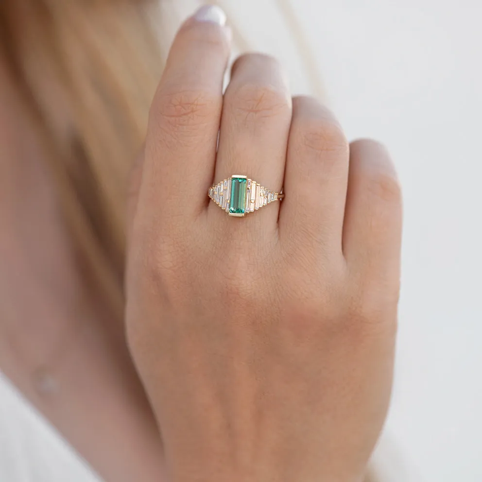 Emerald Ring with needle baguette Diamonds