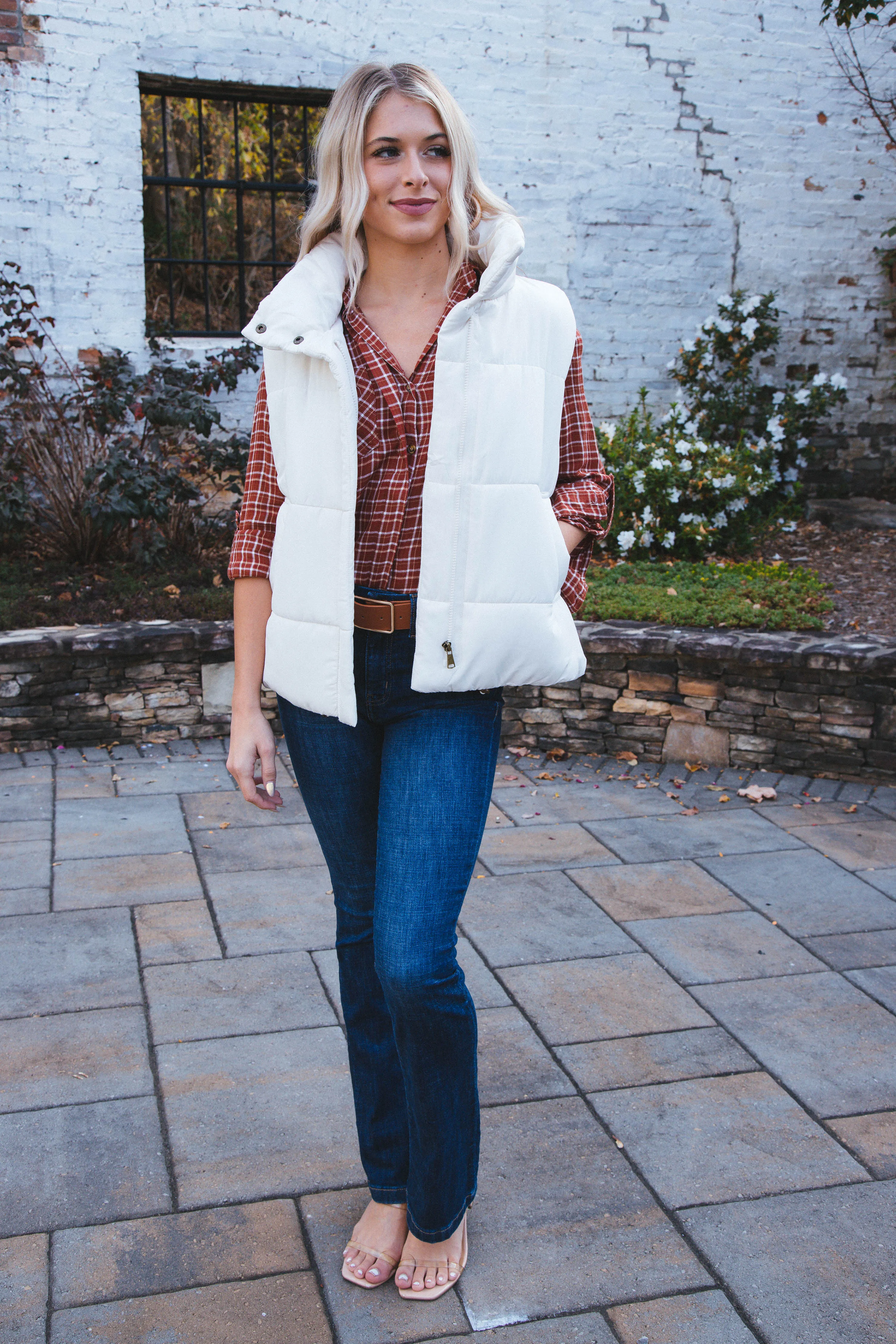 Jalyssa Zip Up Puffer Vest, Ivory