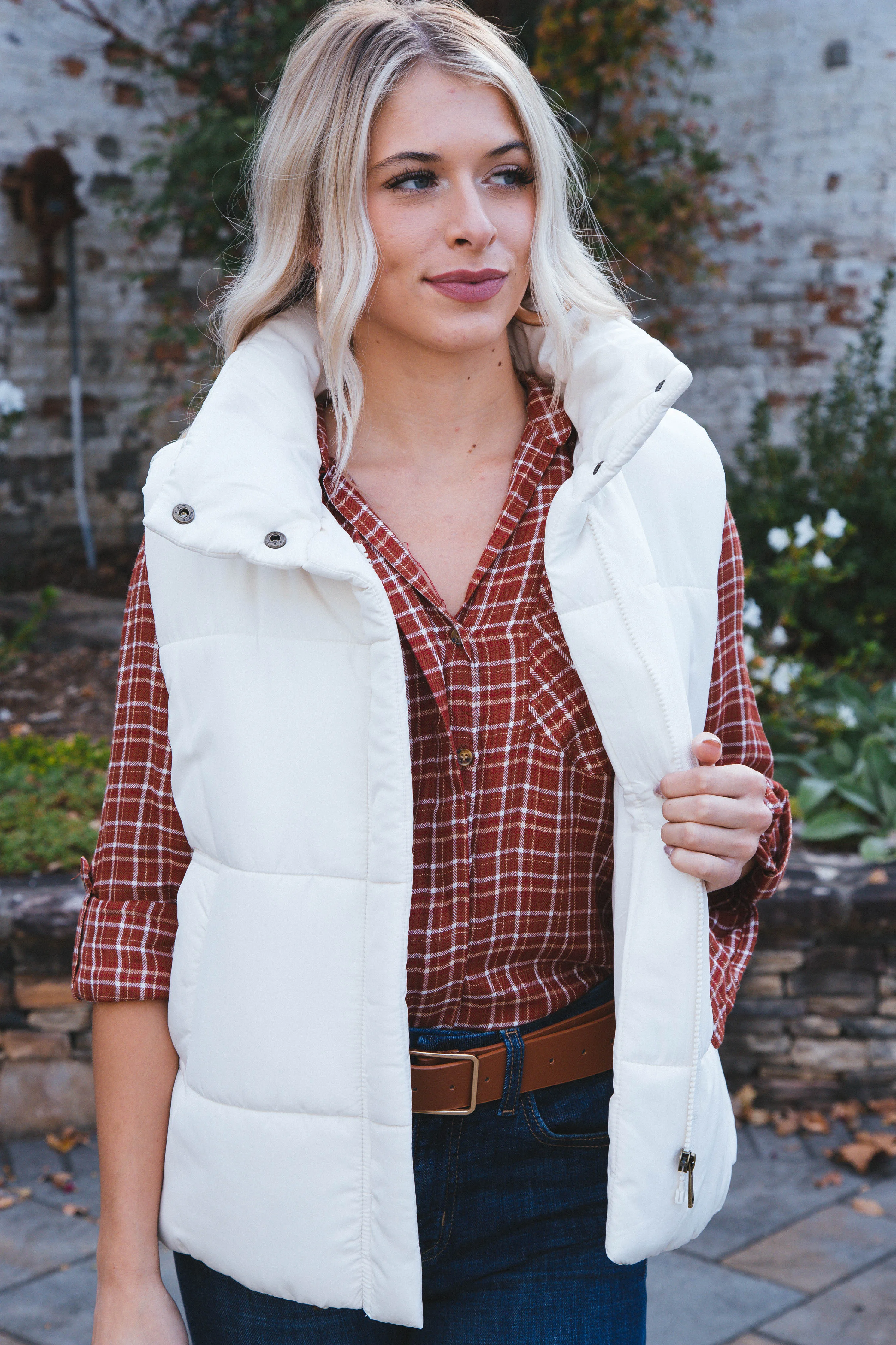 Jalyssa Zip Up Puffer Vest, Ivory