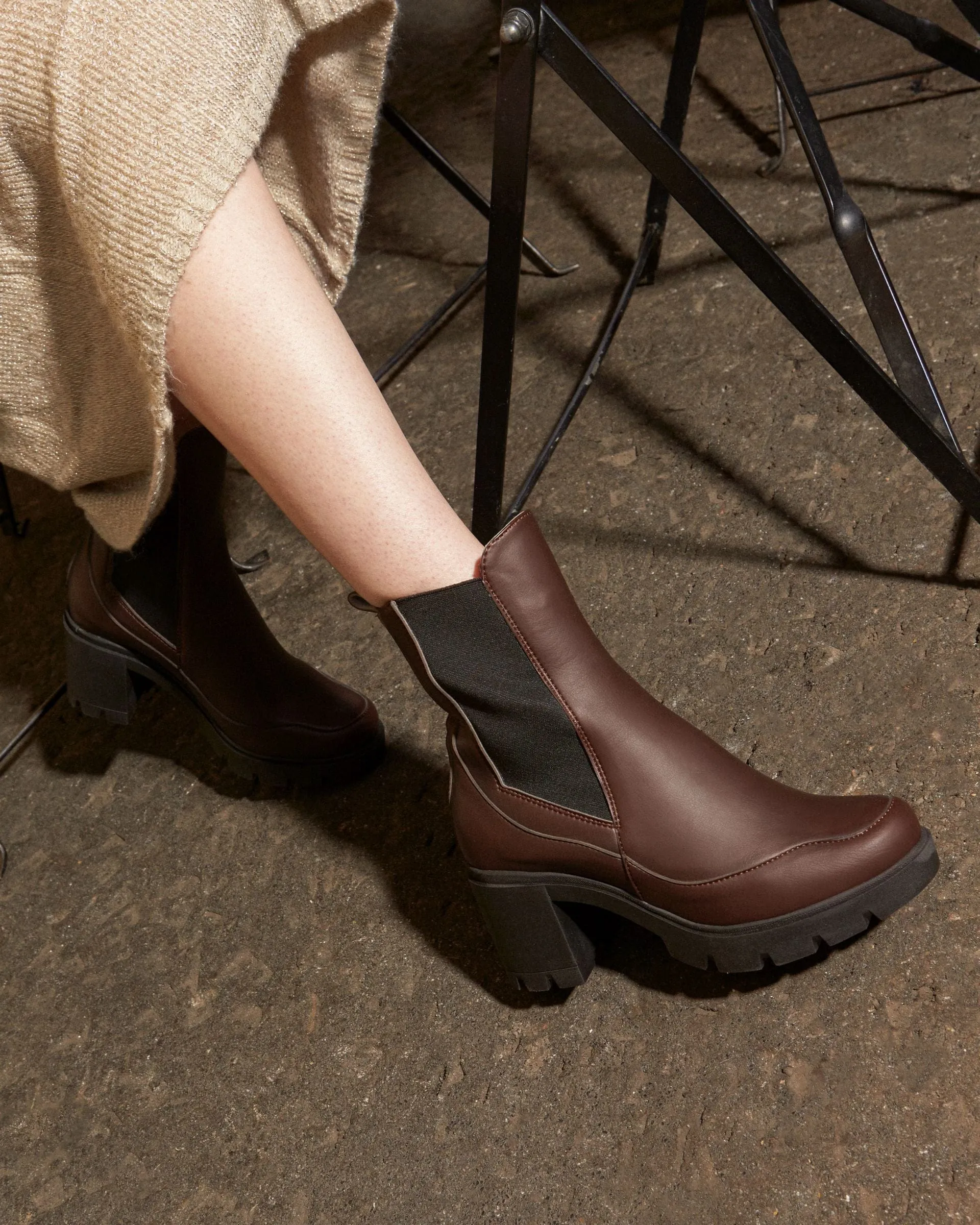 Vicky Vegan Leather Heeled Boots | Chocolate